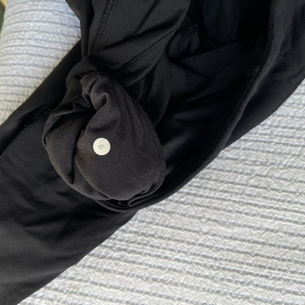 Lululemon Cropped Leggings - Picture 4 of 5